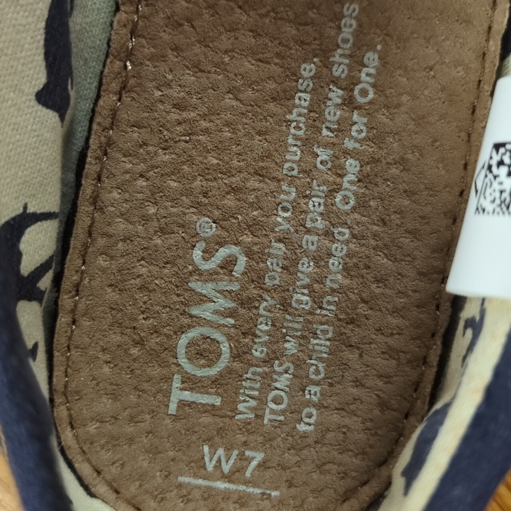 TOMS Custom Hand Painted Beauty and the Beast Navy Flats Size 7 - Picture 10 of 12